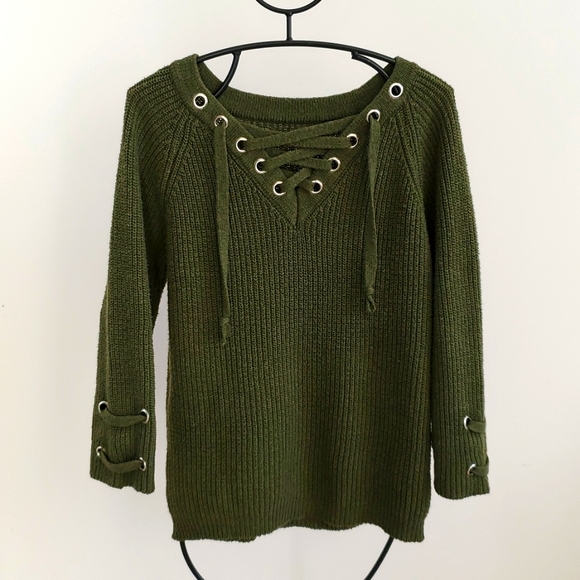 Olive green sweater - Picture 1 of 2